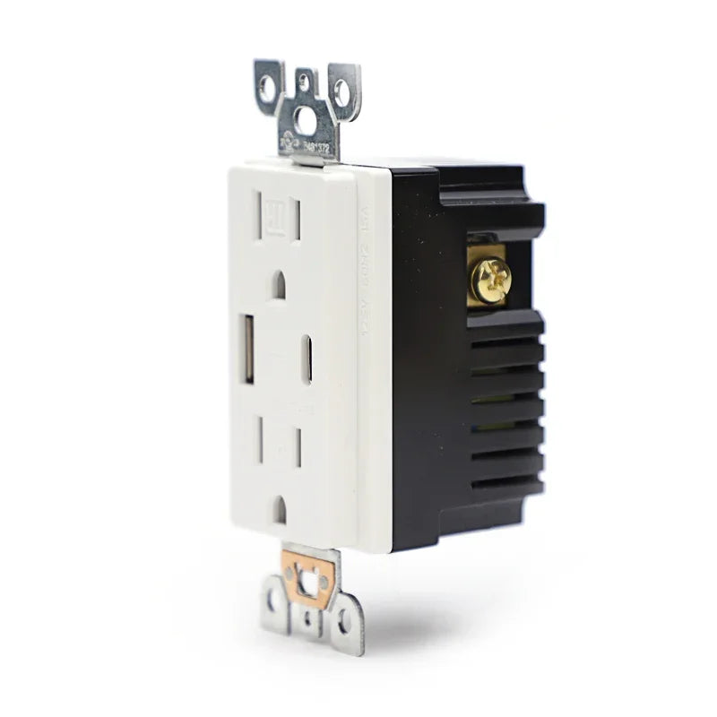 Close-up of BBS Smart USB-C and USB-A charging ports with 5V/4.8A total output for high-speed device charging